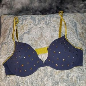 Flirtitude Size 36B Bra